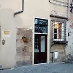Casa Nora Lucca